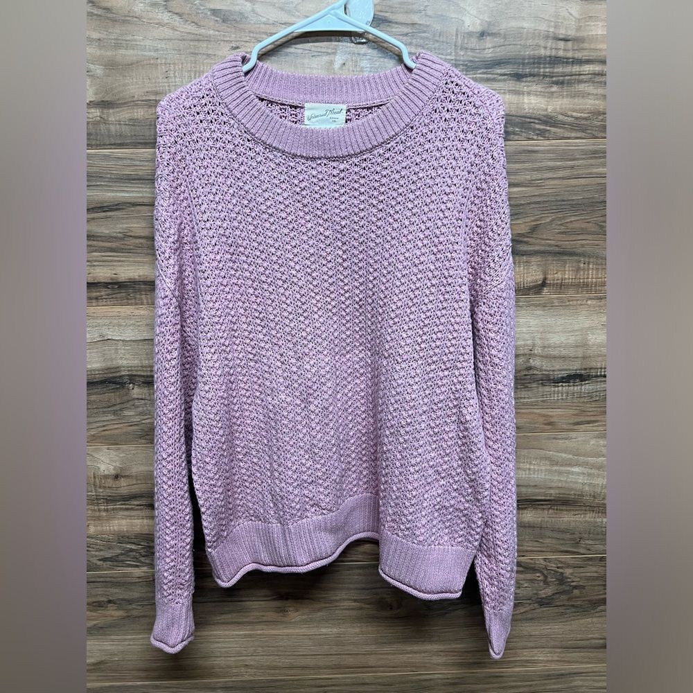 Universal thread medium pink sweater